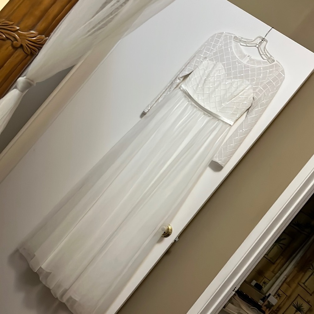 Snowwhite dress for multiple occasions, size 4 (Small)